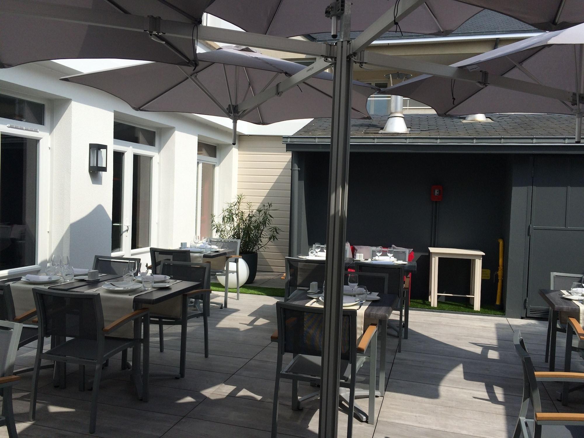 Logis Hotel A La Bonne Auberge Laval  Ngoại thất bức ảnh