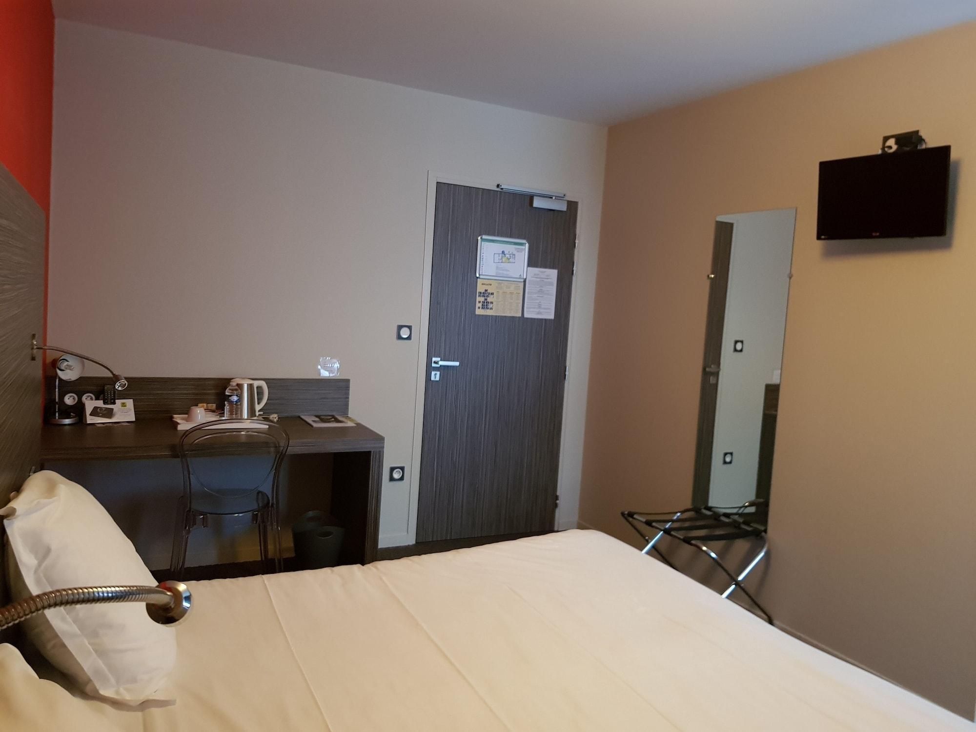 Logis Hotel A La Bonne Auberge Laval  Ngoại thất bức ảnh