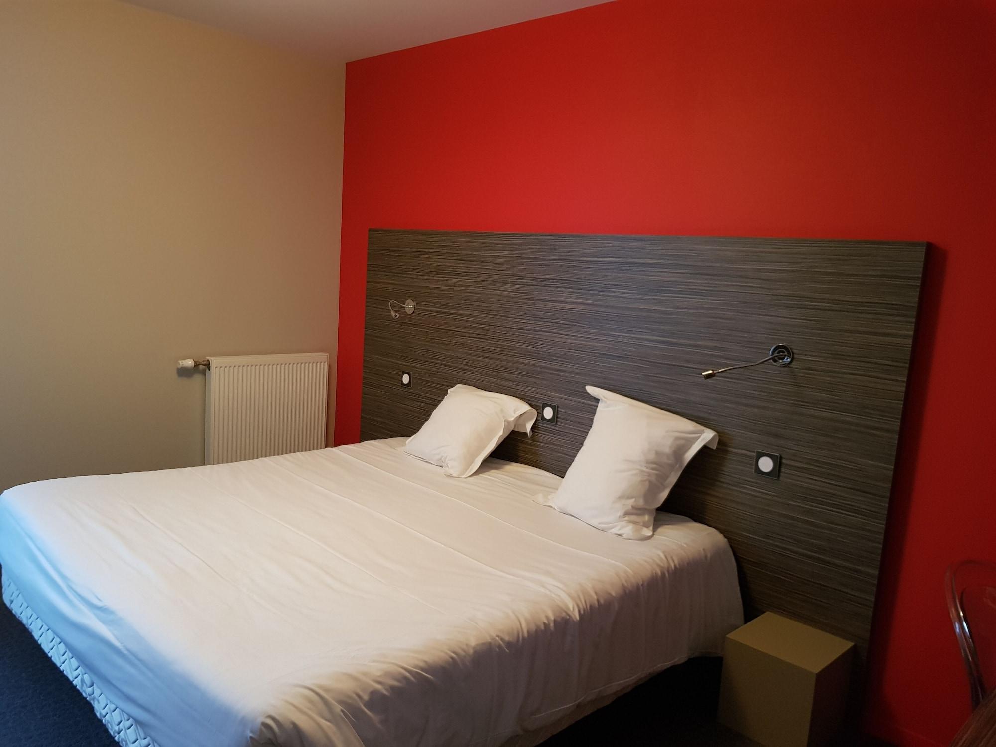 Logis Hotel A La Bonne Auberge Laval  Ngoại thất bức ảnh