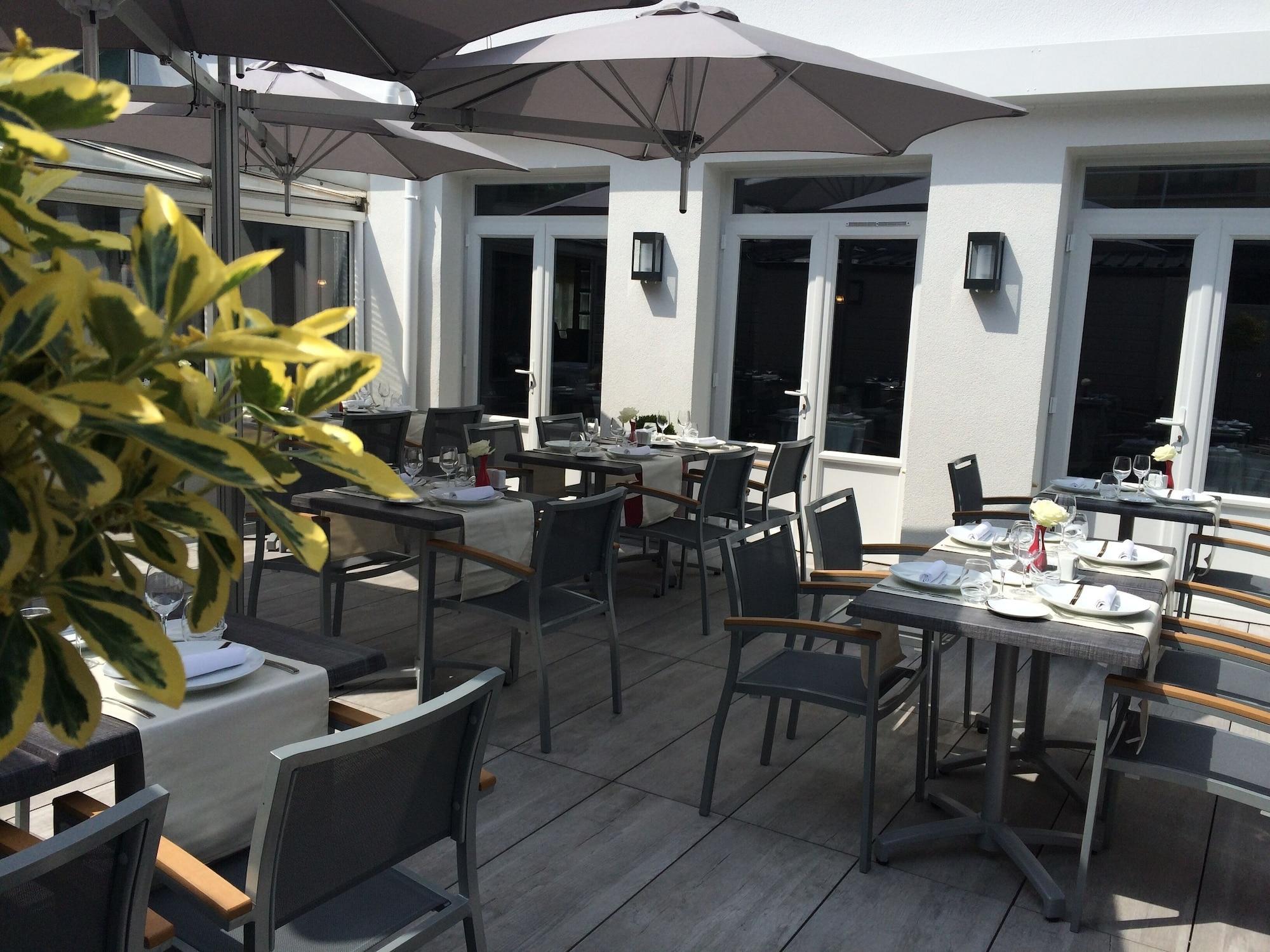 Logis Hotel A La Bonne Auberge Laval  Ngoại thất bức ảnh