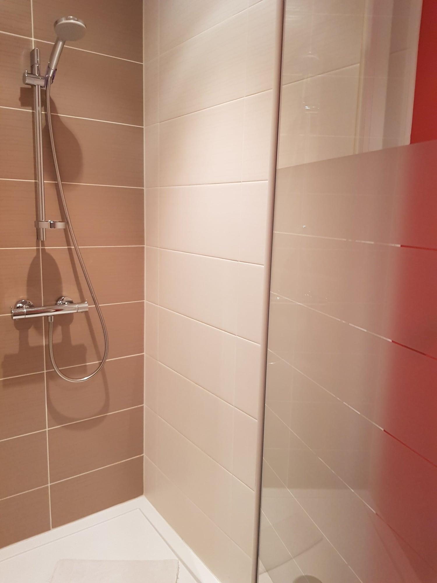 Logis Hotel A La Bonne Auberge Laval  Ngoại thất bức ảnh