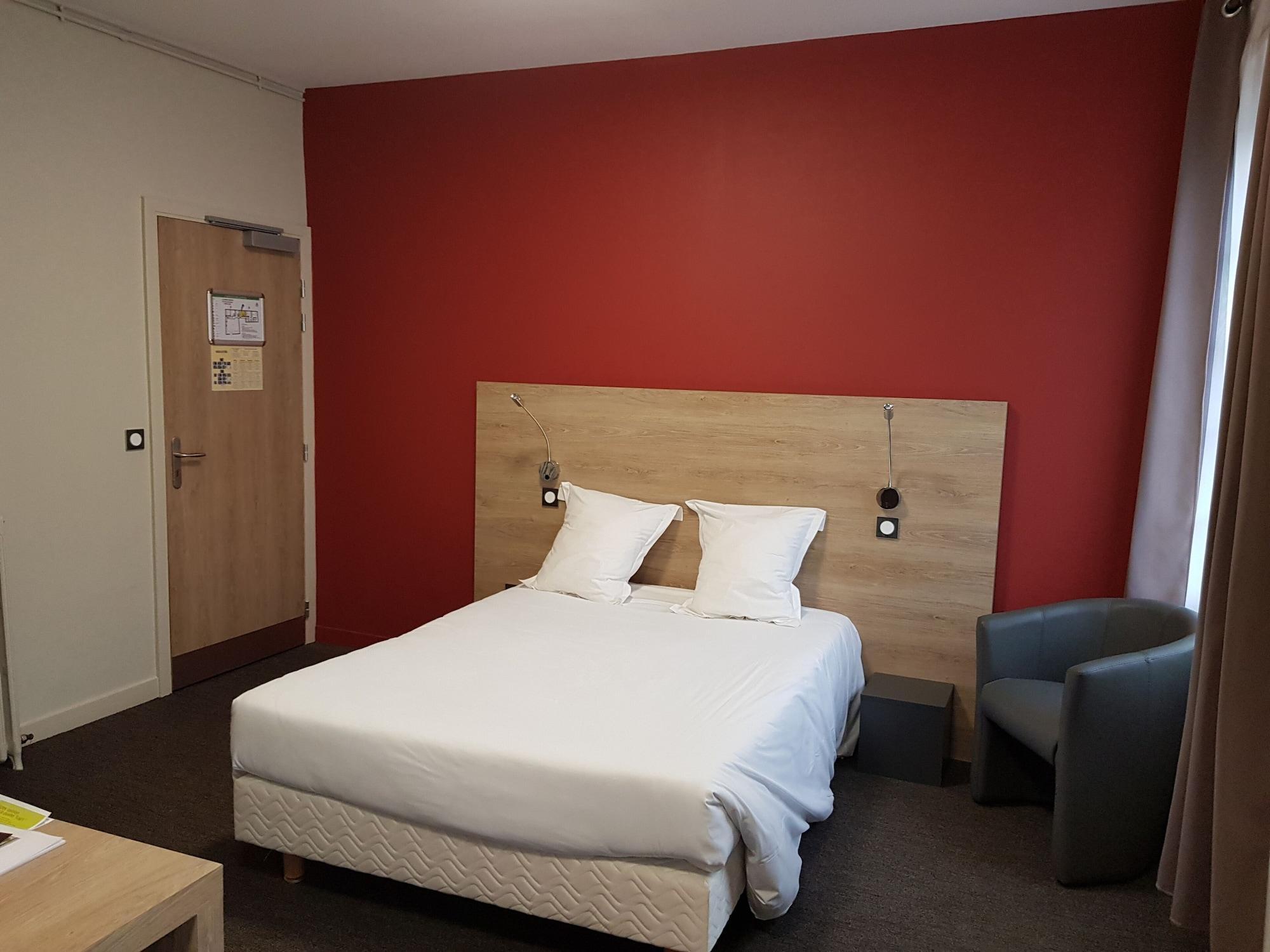 Logis Hotel A La Bonne Auberge Laval  Ngoại thất bức ảnh
