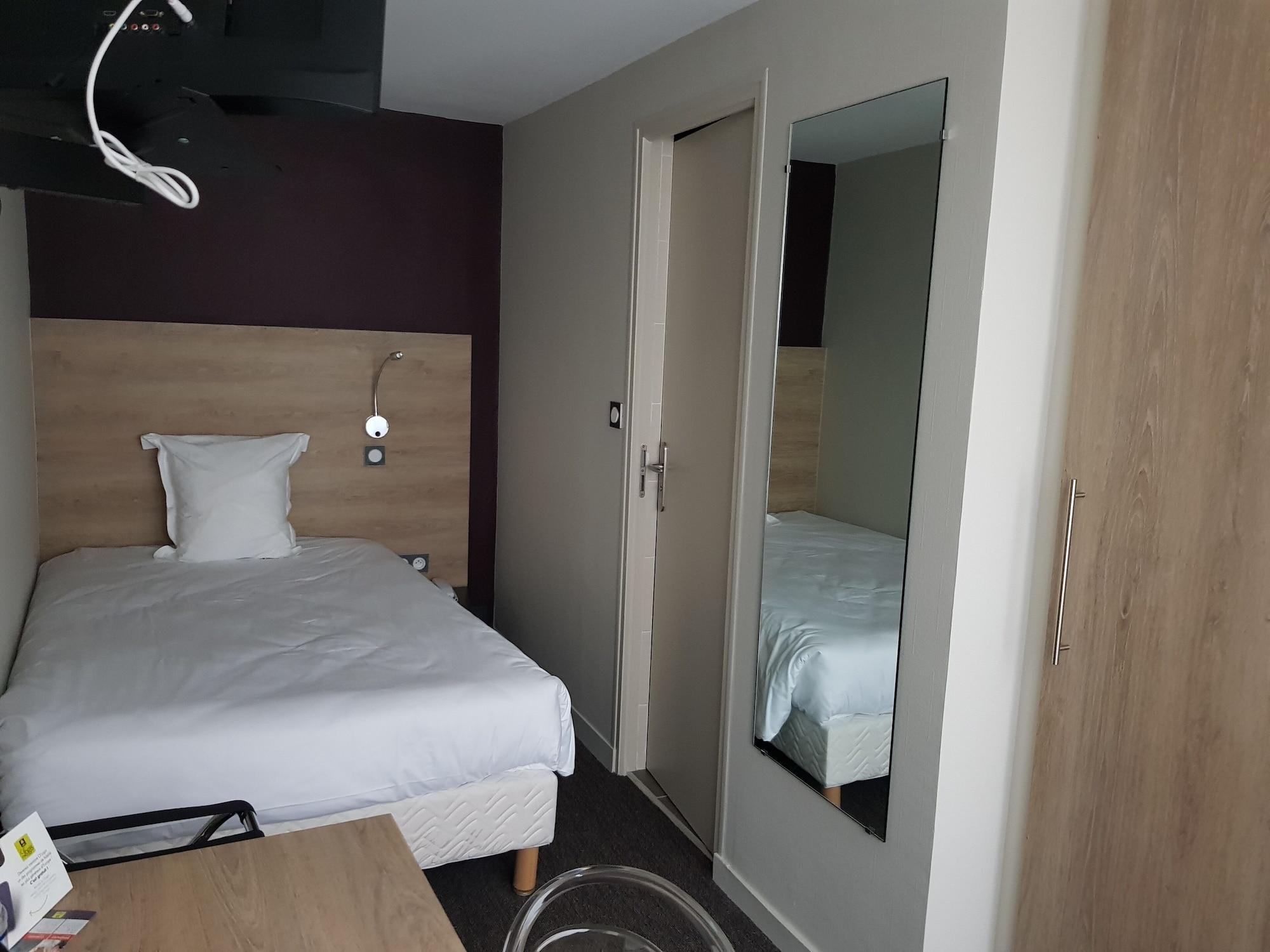 Logis Hotel A La Bonne Auberge Laval  Ngoại thất bức ảnh