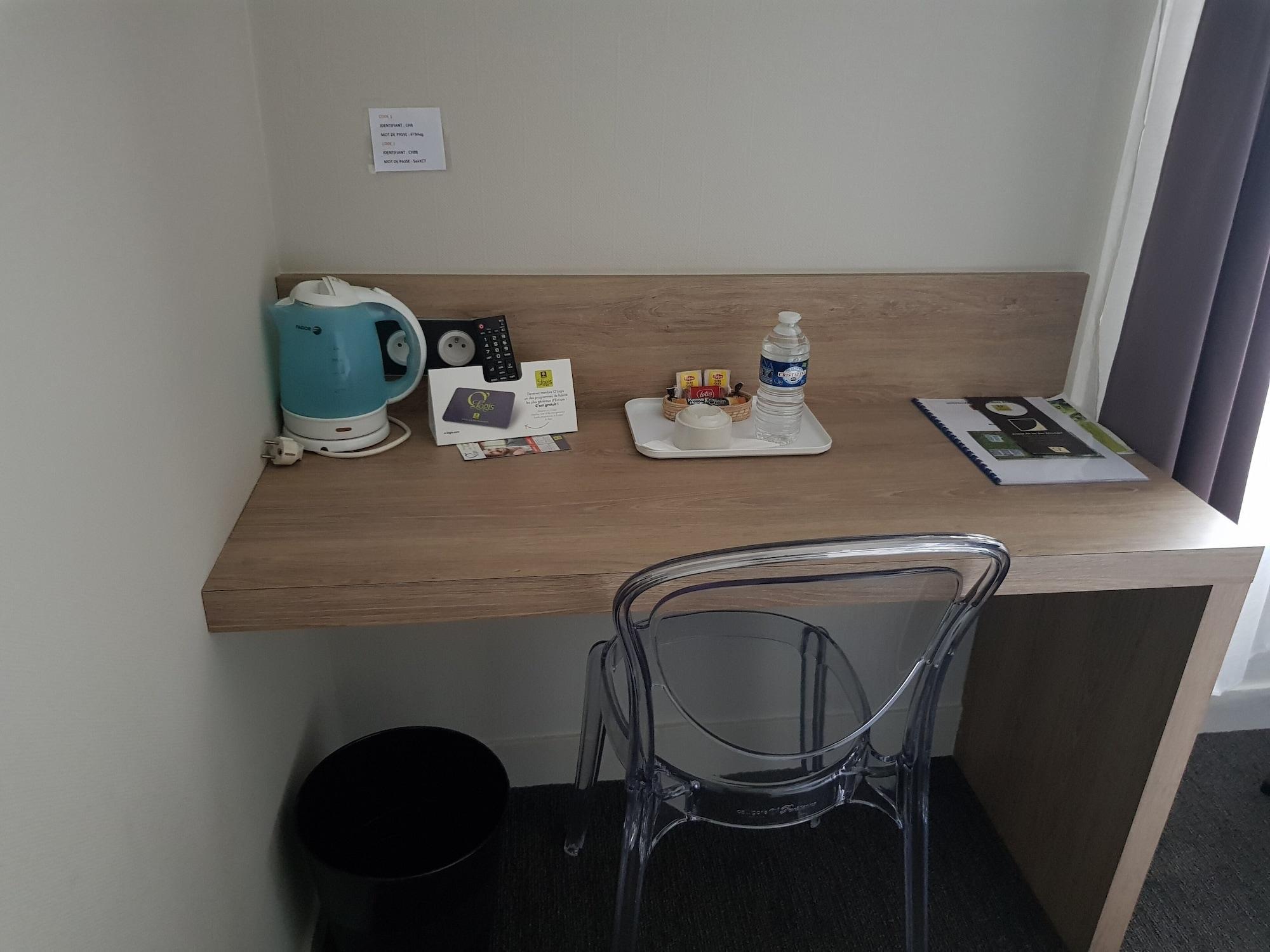 Logis Hotel A La Bonne Auberge Laval  Ngoại thất bức ảnh