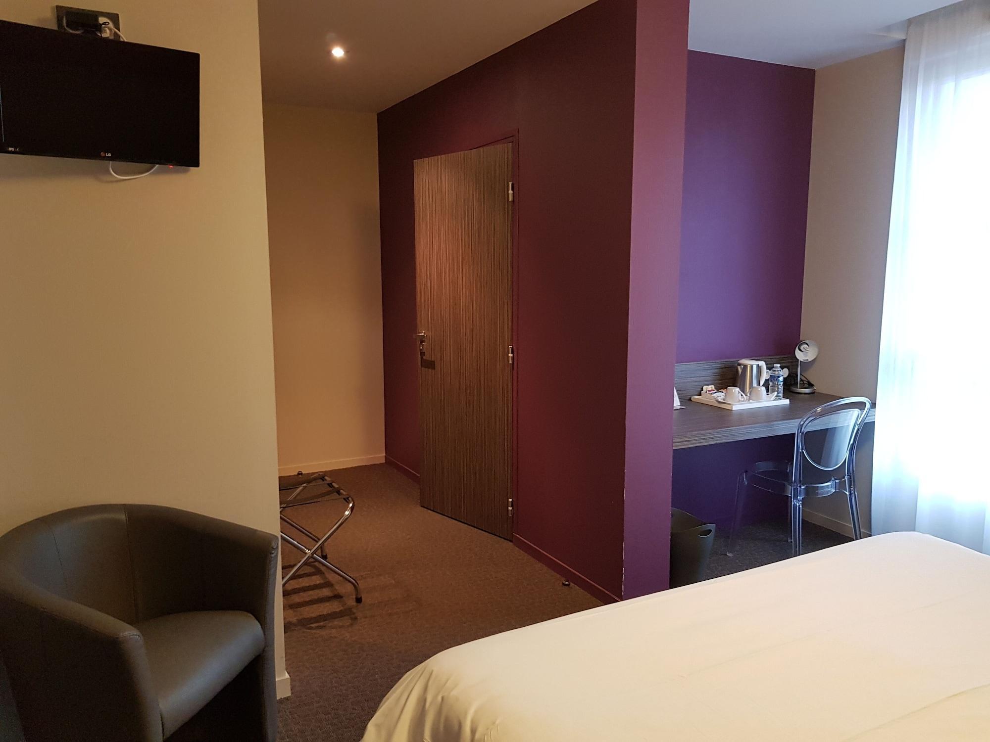 Logis Hotel A La Bonne Auberge Laval  Ngoại thất bức ảnh